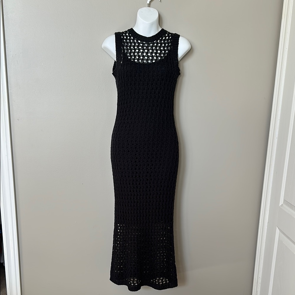 Elegant Black Sleeveless Dress